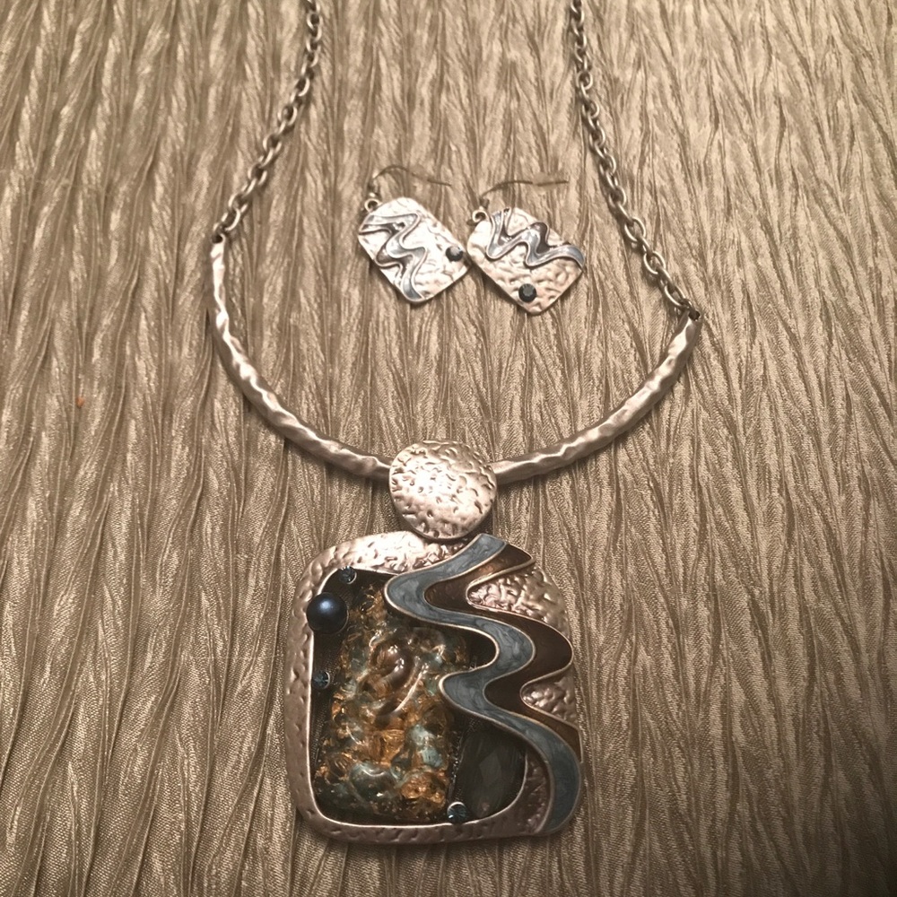 Blue And Silvertone Deco Necklace/Earrings.